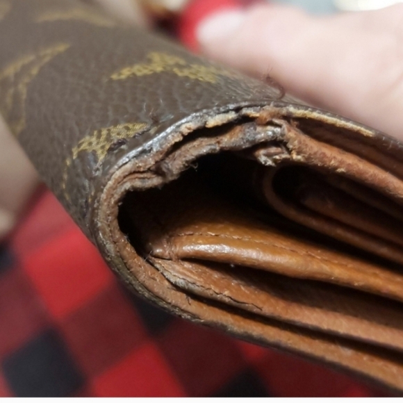 Louis Vuitton Monogram Tresor Wallet - Picture 5 of 14